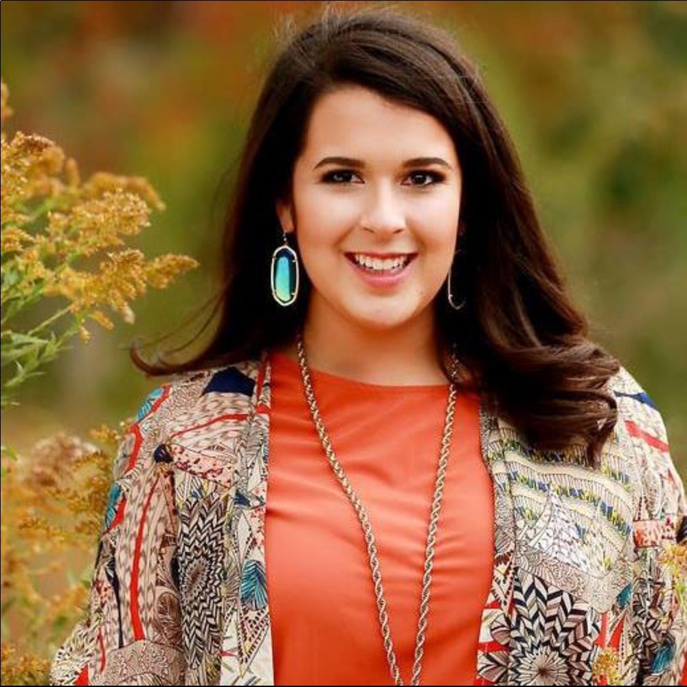 Meet your Posher, Kelli